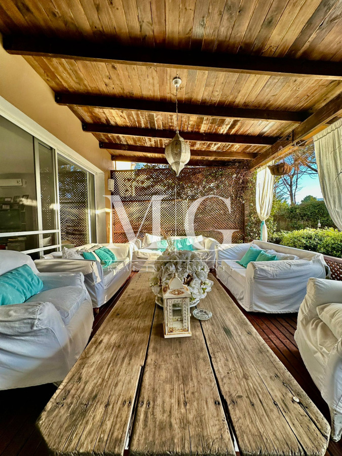 Casa ID.1453 - Barrio Privado La Arbolada Venta Casa 5 dormitorios