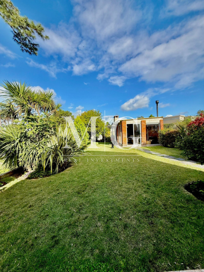 Casa ID.1564 - Hermosa casa en terreno de 450 m² con excelente distribución y potencial de ampliación; Zona Jardines de Cordoba