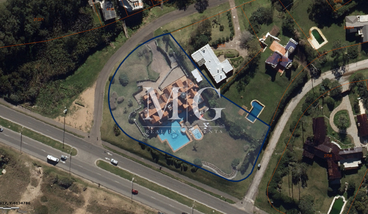 Casa ID.1551 - Espectacular Mansion 8 dormitorios primera linea frente al Mar! Terreno 4.885m2