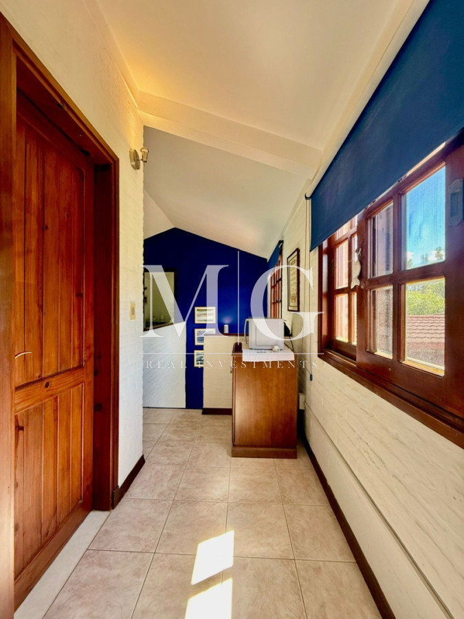 Casa ID.1550 - Excelente propiedad 4 dormitorios, 4 baños, piscina, parrillero, zona Pinares