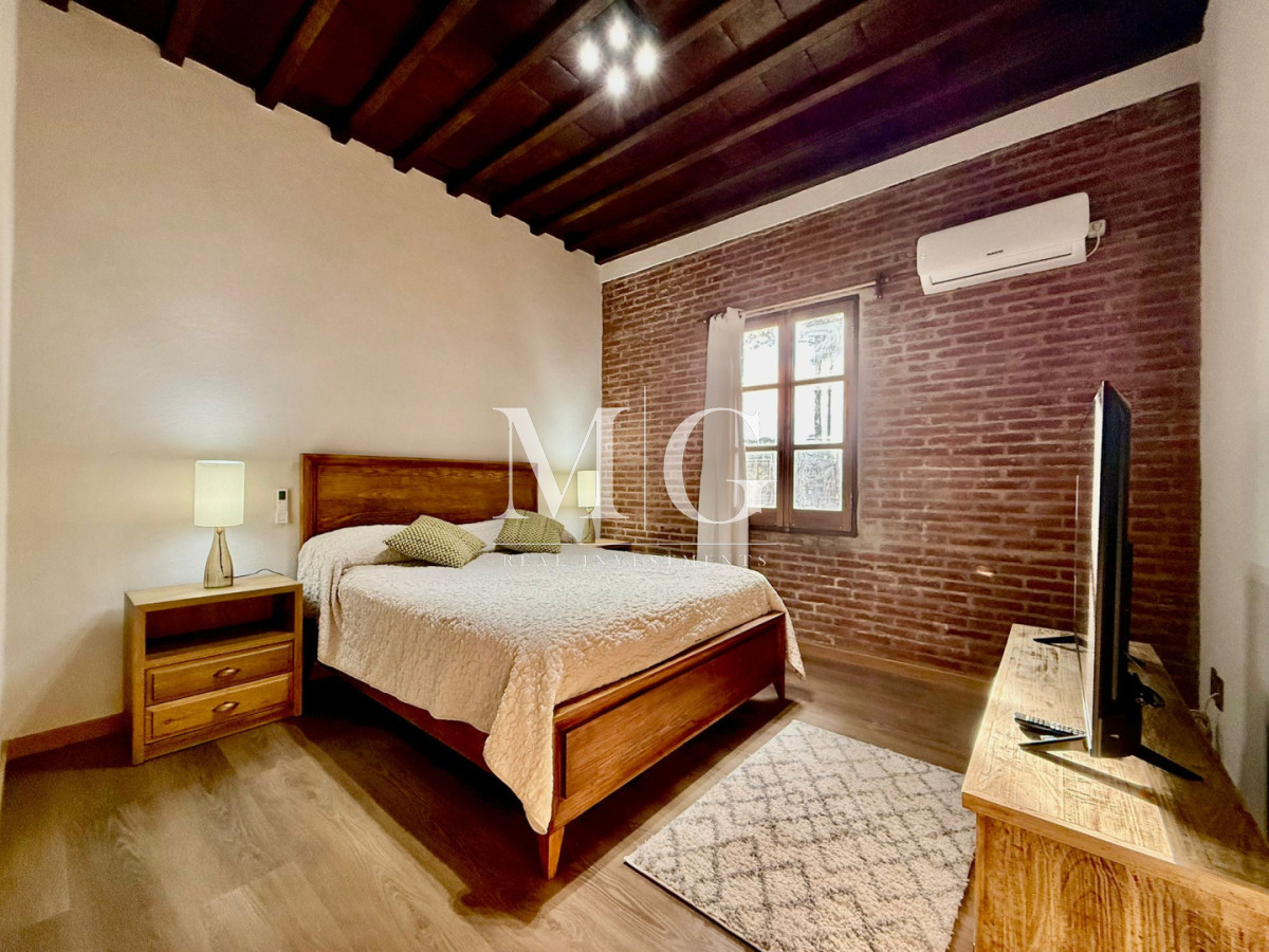Casa ID.1088 - Excelente Casa a Estrenar Barrio Parque Burnett; 1.059m2 de terreno, piscina, barbacoa