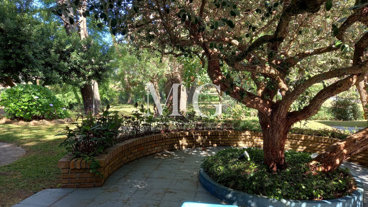 Casa ID.1094 - Excepcional oportunidad en Zona Marly, a pasos de la famosa Avenida Gourmet de Punta del Este.