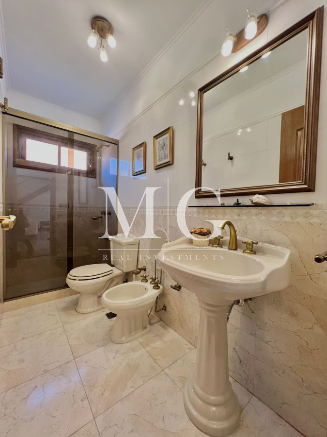 Casa ID.531 - Venta Casa 5 dormitorios, piscina y Barbacoa zona Beverly Hills