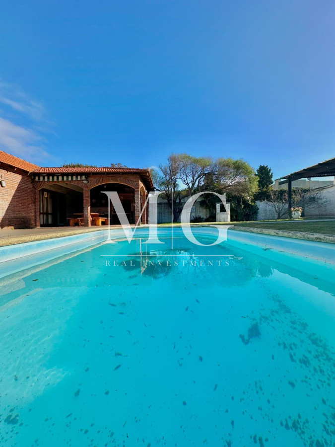 Casa ID.1341 - Venta de Casa en Rincón del Indio a 25 Metros del Mar - Oportunidad Única