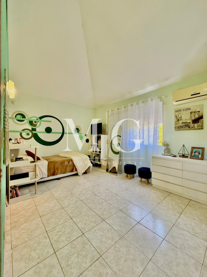 Casa ID.1530 - Excelente propiedad 5 dormitorios en Altos del Pinar, Punta del Este