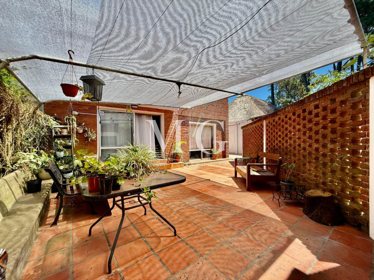 Casa ID.1530 - Excelente propiedad 5 dormitorios en Altos del Pinar, Punta del Este