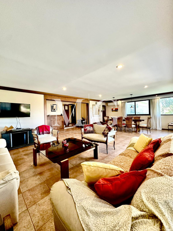 Casa ID.832 - Terreno 3.436mt a 200mt del Mar con proyecto aprobado para altura! Playa Mansa