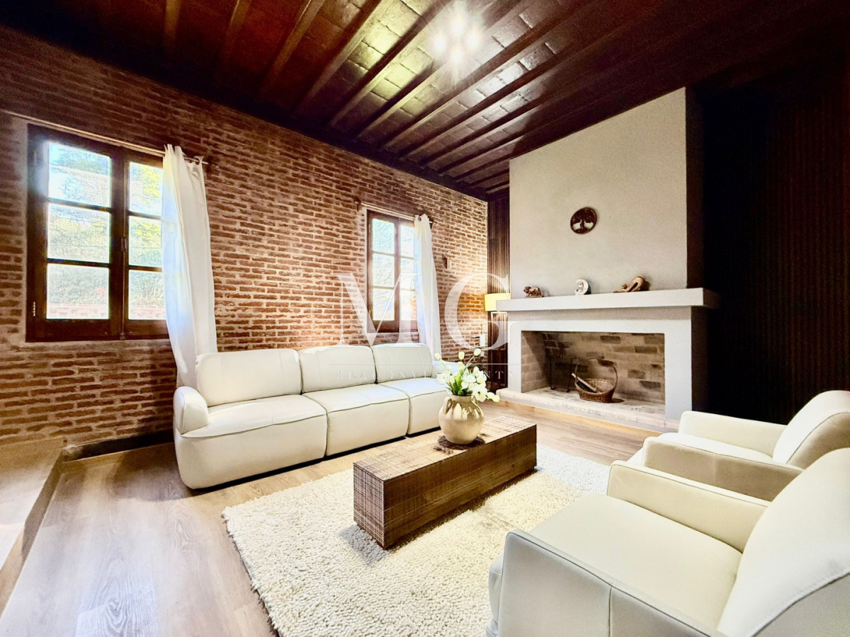 Casa ID.1088 - Excelente Casa a Estrenar Barrio Parque Burnett; 1.059m2 de terreno, piscina, barbacoa