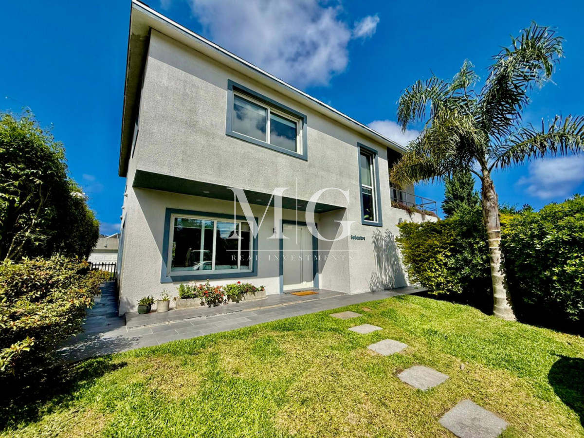 Casa ID.1508 - Chalet Premium con Gran Potencial - Ideal para Clínica, Consultorios u Oficinas