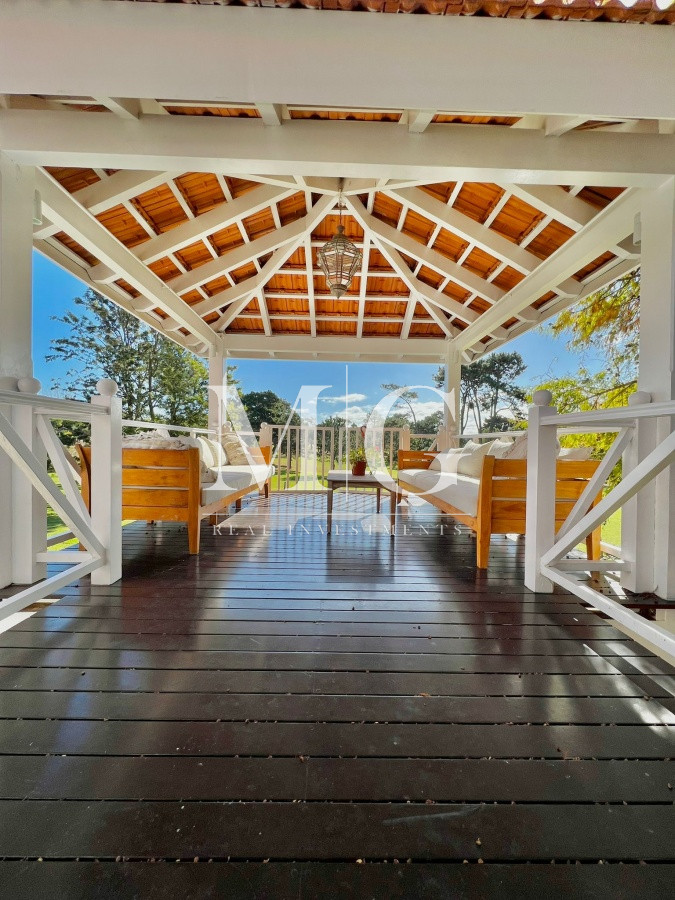 Casa ID.319 - Venta Casa zona Golf, 5 dorm.+ dep.servicio, barbacoa y piscina 