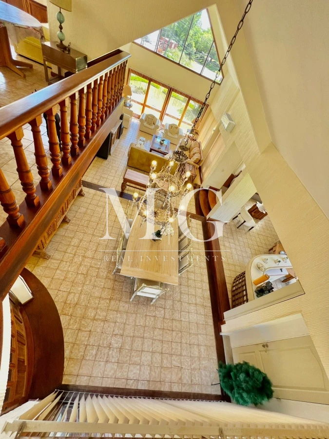 Casa ID.536 - Venta Casa 8 dormitorios, piscina, barbacoa a pasos del Shopping