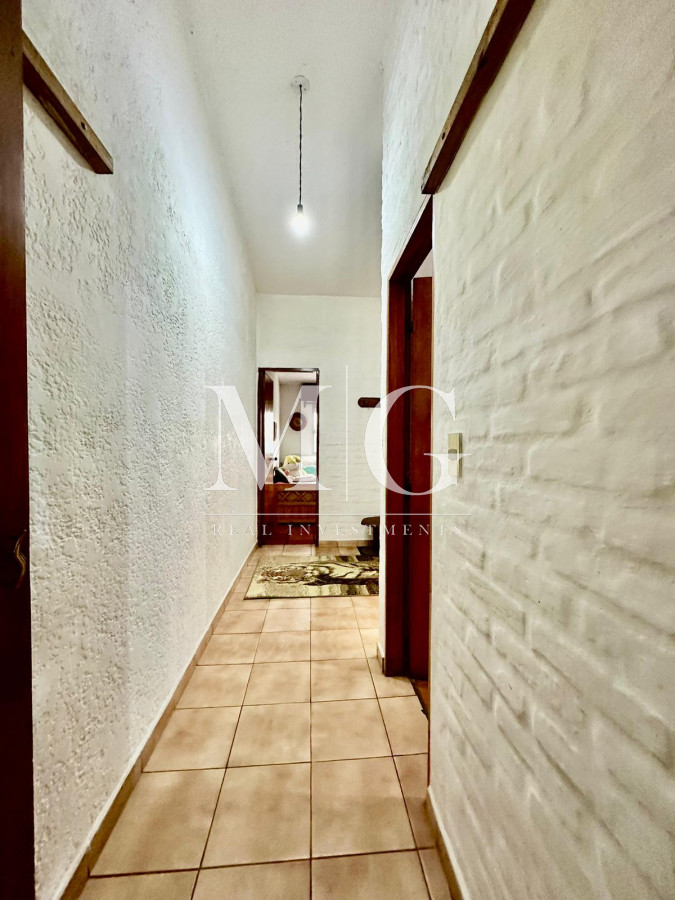 Casa ID.1011 - LAUSANA 4 DORMITORIOS, TERRENO 310M2 APTA PARA BANCO!!!