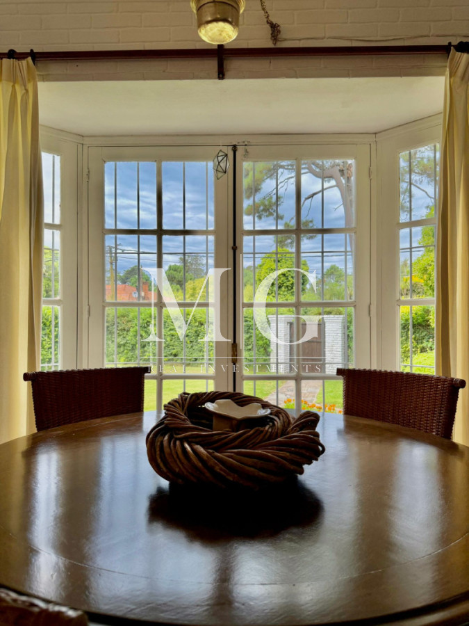 Casa ID.1529 - Hermosa casa en Marly, ubicada en una de las zonas más tranquilas y residenciales de Punta del Este 