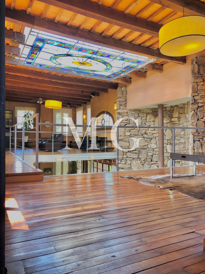 Casa ID.143 - BARRIO PRIVADO LA ARBOLADA, EXCEPCIONAL CASA DE 5 DORMITORIOS, PISCINA, GARAGE