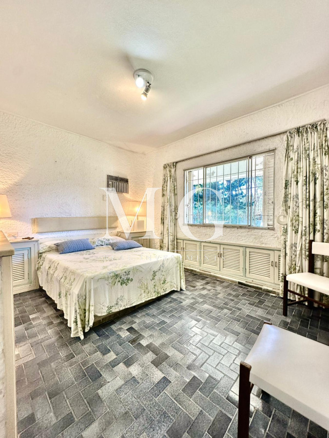 Casa ID.1357 - Venta Casa Principal 5 dormitorios en el Corazón de San Rafael a Metros del Mar