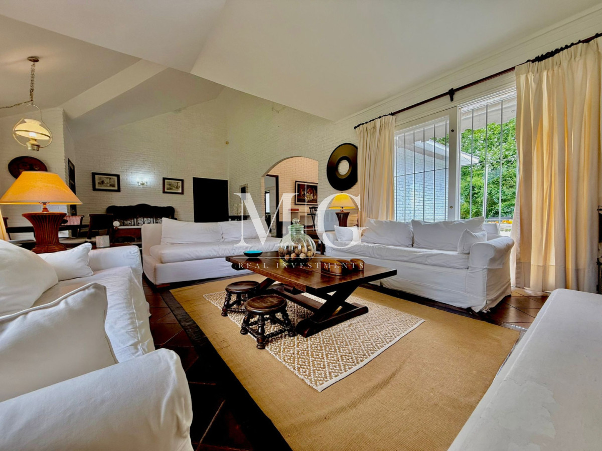 Casa ID.1529 - Hermosa casa en Marly, ubicada en una de las zonas más tranquilas y residenciales de Punta del Este 