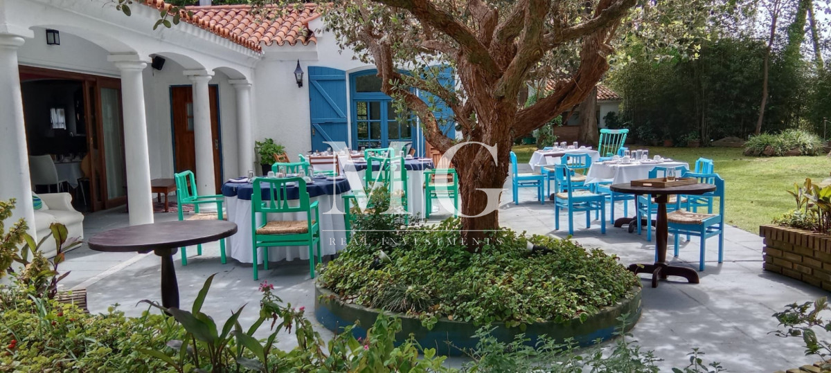 Casa ID.1094 - Excepcional oportunidad en Zona Marly, a pasos de la famosa Avenida Gourmet de Punta del Este.