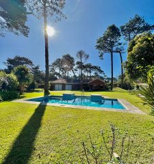 Venta Casa 3 dormitorios + dep.servicio, barbacoa y piscina San Rafael