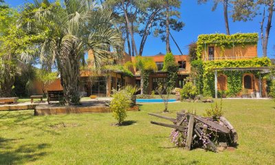 BARRIO PRIVADO LA ARBOLADA, EXCEPCIONAL CASA DE 5 DORMITORIOS, PISCINA, GARAGE