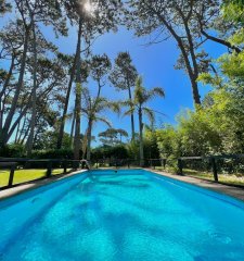LUGANO 1.400mt DE TERRENO, 7 DORMITORIOS, PISCINA