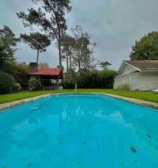 Venta Casa 2 dormitorios + dep.servicio zona Colegios