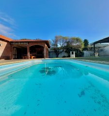 Venta de Casa en Rincón del Indio a 25 Metros del Mar – Oportunidad Única