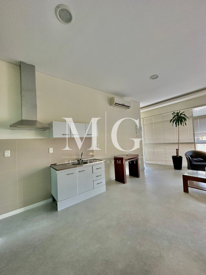 Local Comercial ID.589 - Alquiler Anual excelente Local de 130m2 sobre Ruta39