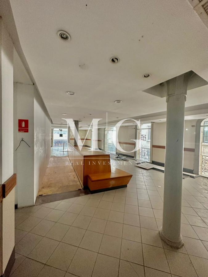 Local Comercial ID.713 - Local Ciudad Vieja sobre peatonal Sarandi de 160mt