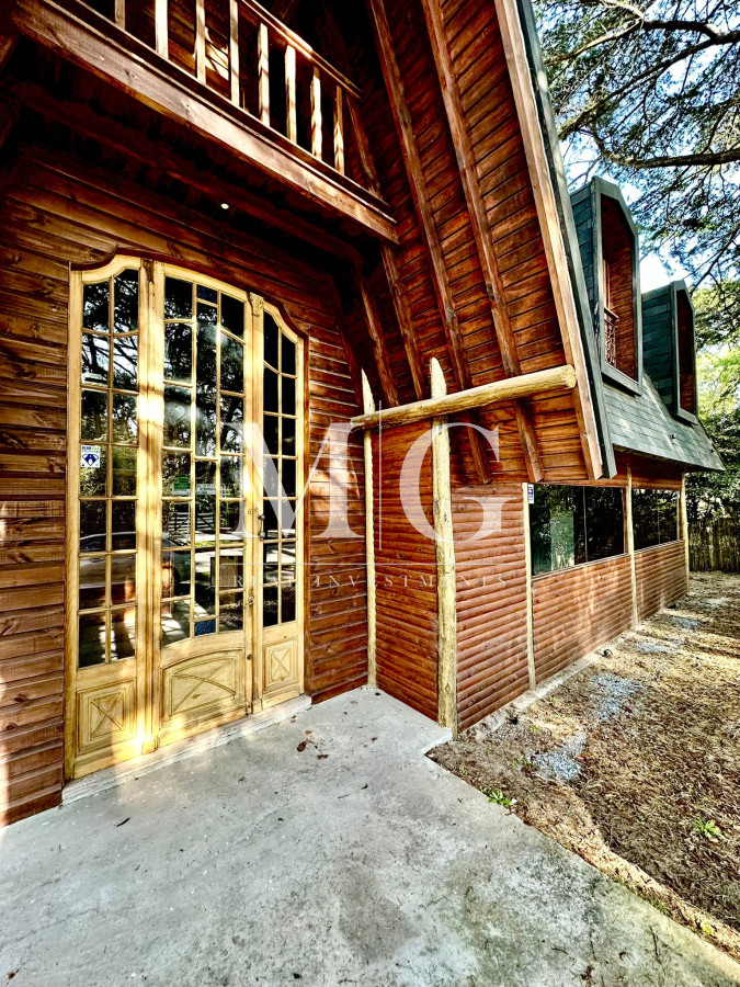 Local Comercial ID.1361 - Exclusivo Chalet Suizo en Pedragosa Sierra - 652 m² de Oportunidad en Punta del Este