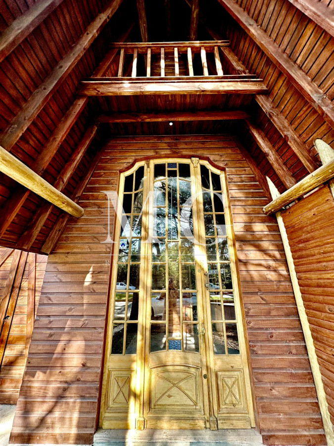 Local Comercial ID.1361 - Exclusivo Chalet Suizo en Pedragosa Sierra - 652 m² de Oportunidad en Punta del Este