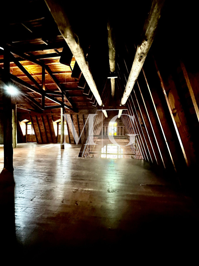 Local Comercial ID.1361 - Exclusivo Chalet Suizo en Pedragosa Sierra - 652 m² de Oportunidad en Punta del Este