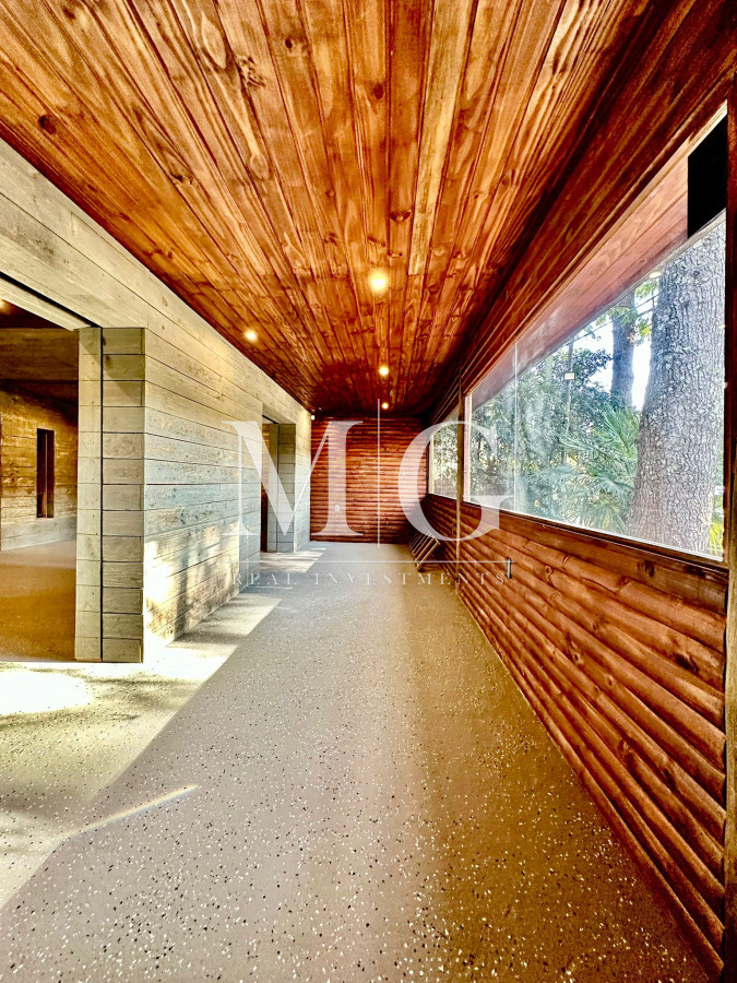 Local Comercial ID.1361 - Exclusivo Chalet Suizo en Pedragosa Sierra - 652 m² de Oportunidad en Punta del Este