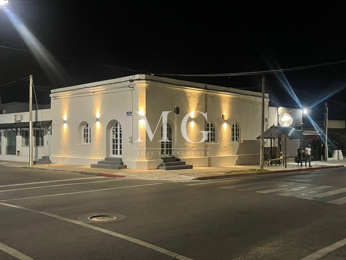 Local Comercial ID.919 - ALQUILER ANUAL LOCAL 250m2 PROPIOS CENTRO MALDONADO