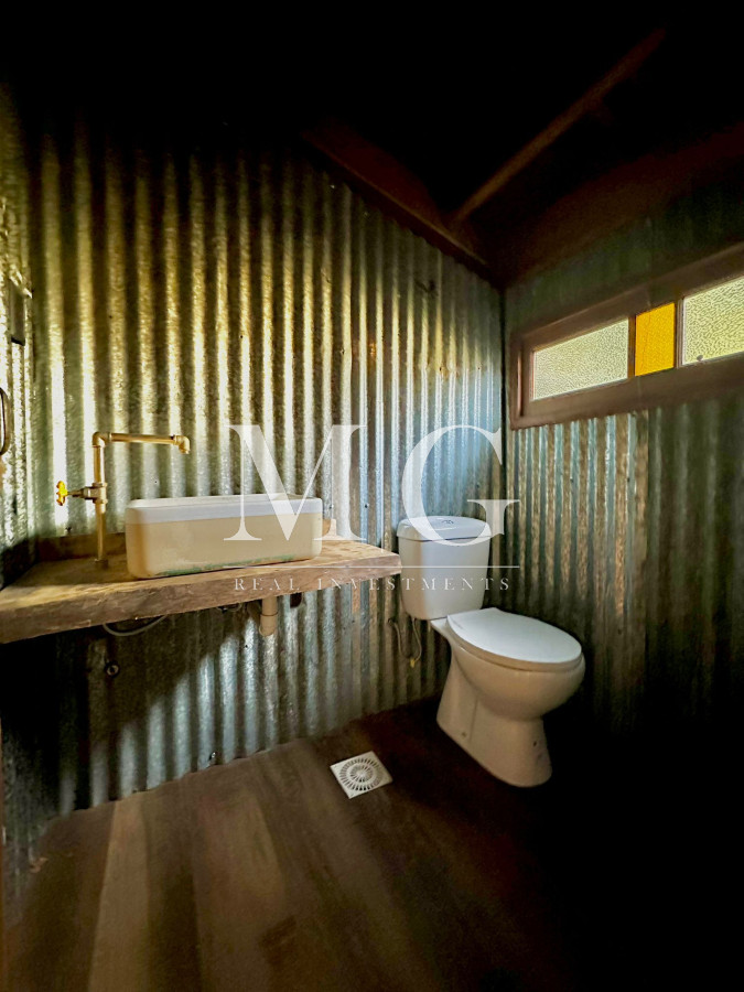 Local Comercial ID.1361 - Exclusivo Chalet Suizo en Pedragosa Sierra - 652 m² de Oportunidad en Punta del Este