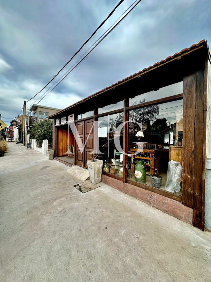 Local Comercial ID.1350 - VENTA Local Comercial 130m2 Maldonado Centro 