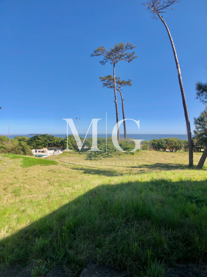 Terreno ID.275 - Venta Terreno primera linea Playa Mansa 