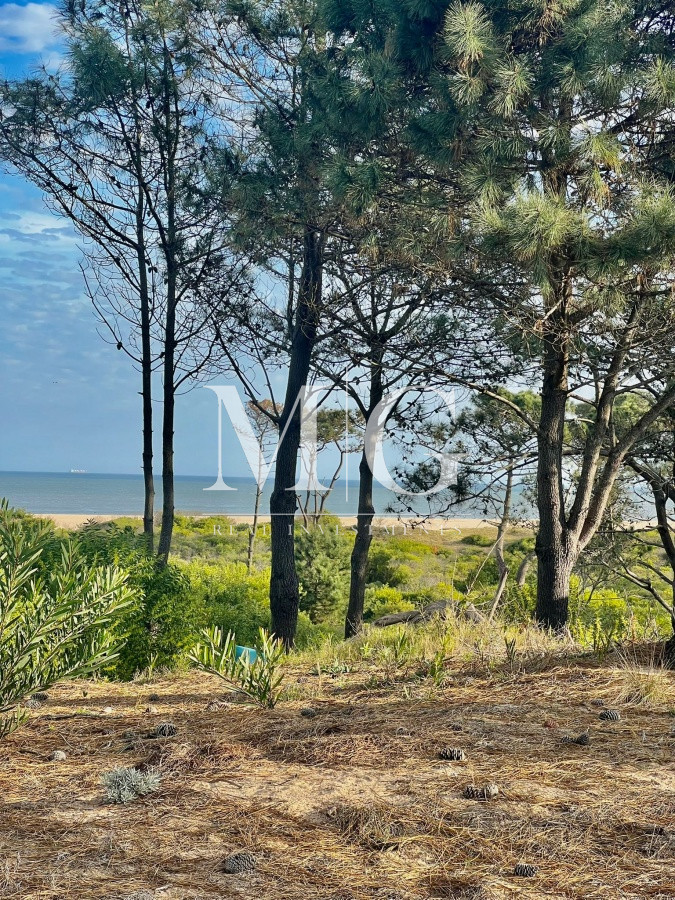 Terreno ID.394 - OPORTUNIDAD!! TERRENO ALTO CON VISTA AL MAR! 1.041m2 