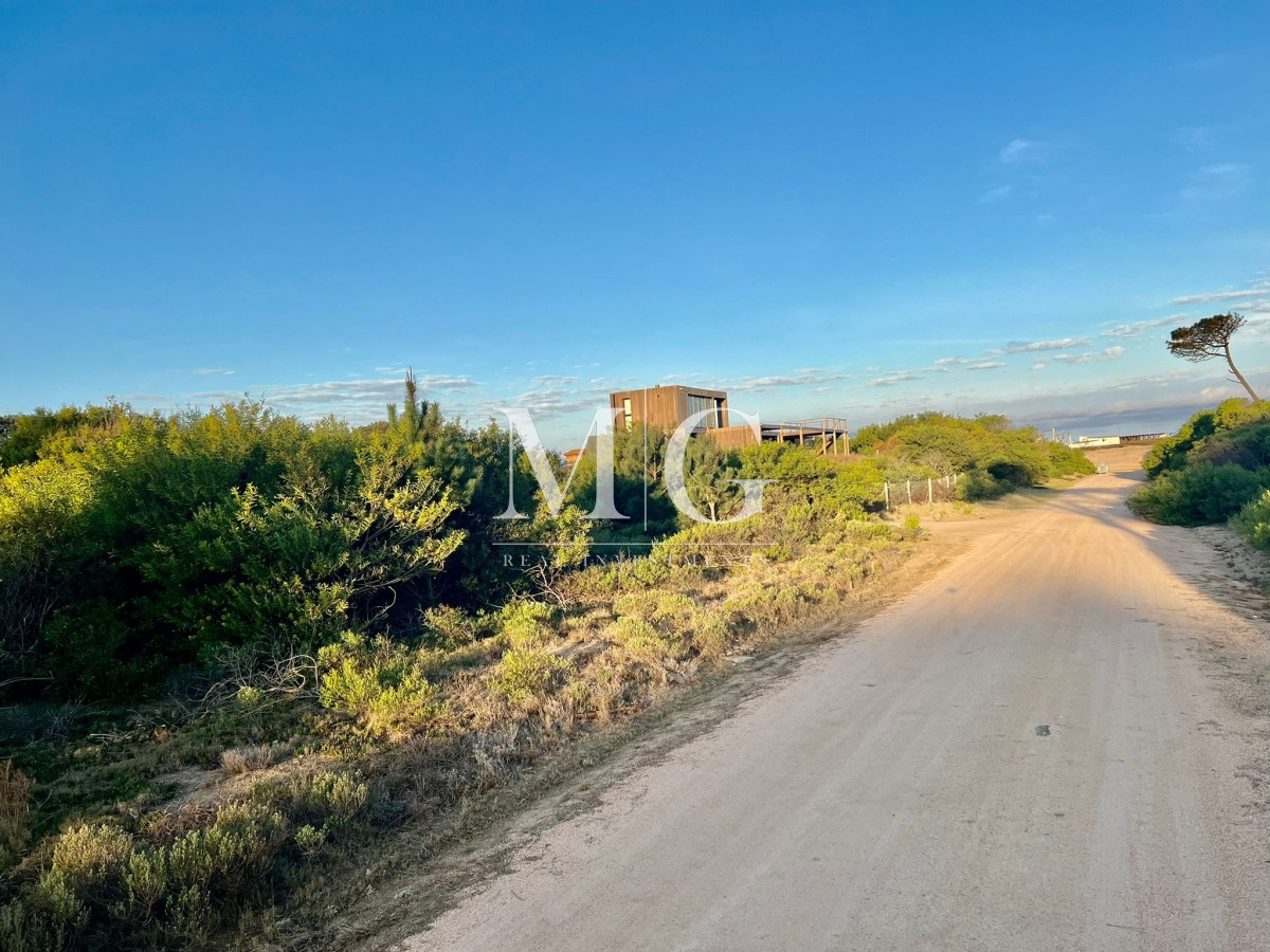 Terreno ID.207 - Venta Terreno 1018mt zona Chihuahua pronto para construir