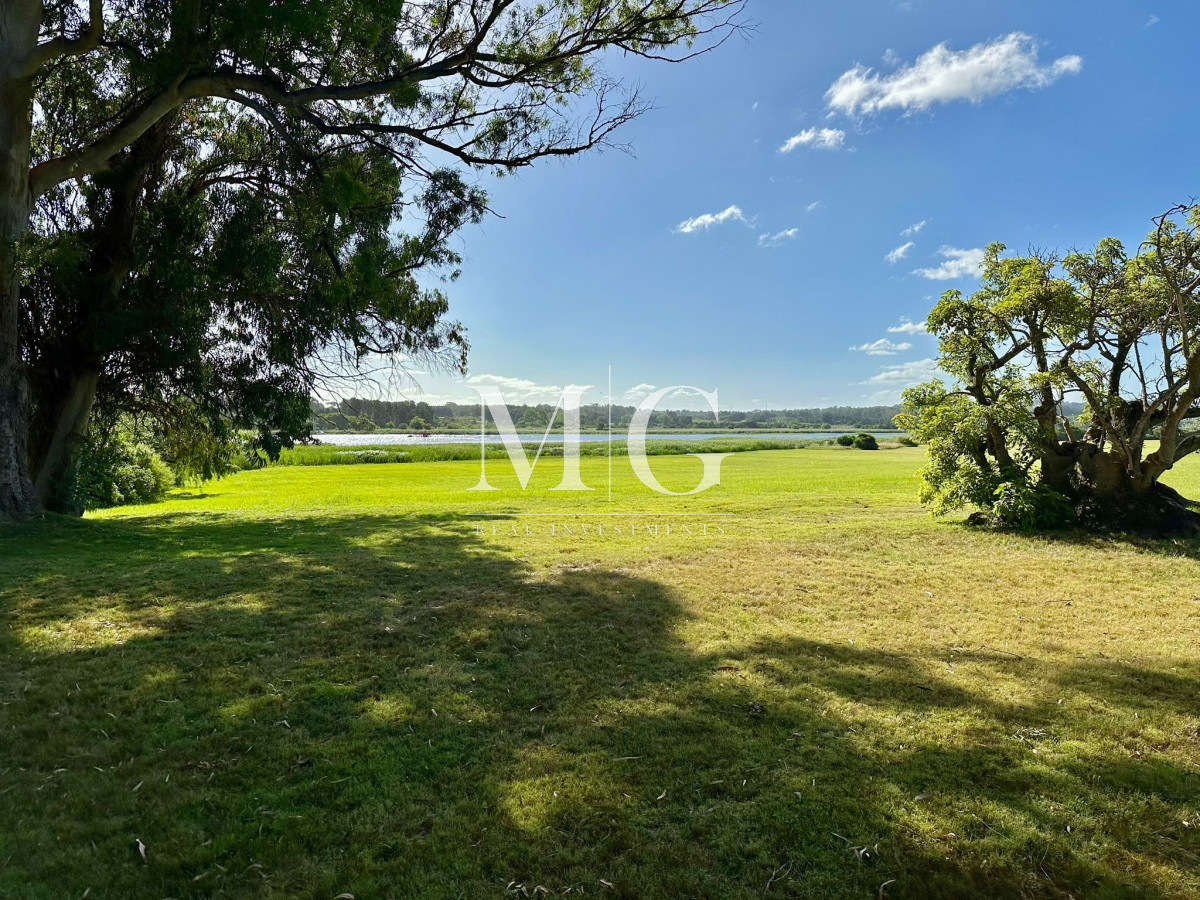 Terreno ID.1096 - TERRENO 2.8HAS LAGUNA DEL DIARIO CON 120MT DE COSTA PROPIA