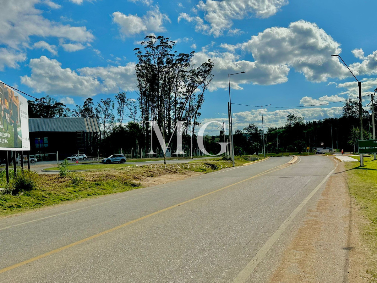 Terreno ID.1468 - Gran oportunidad sobre Avenida Aparicio Saravia - Frente al Distrito 52