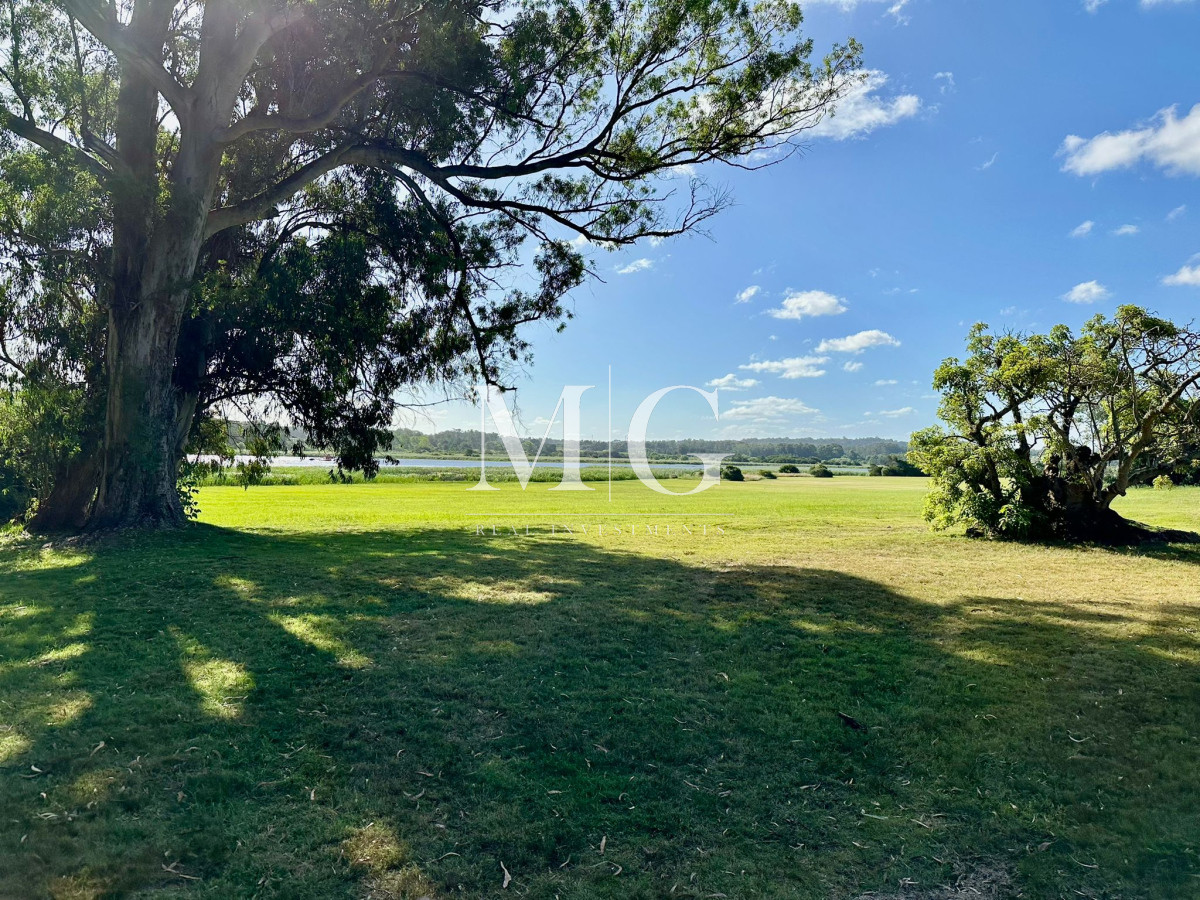 Terreno ID.1096 - TERRENO 2.8HAS LAGUNA DEL DIARIO CON 120MT DE COSTA PROPIA