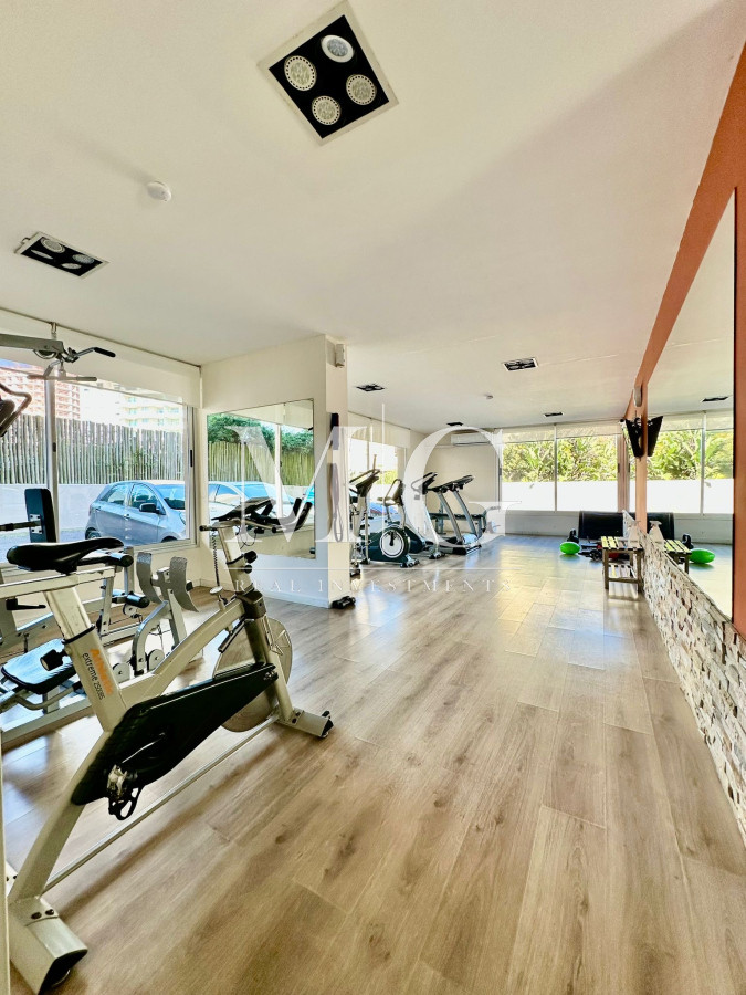 Apartamento ID.1286 - Zona Aidy Grill Playa Brava, 2 dormitorios con cochera. Edificio con servicios!