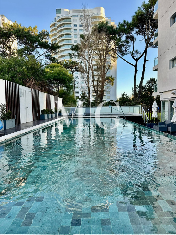 Apartamento ID.1287 - Aidy Grill a 500mt de Playa Brava, piso alto con cochera sub-suelo 