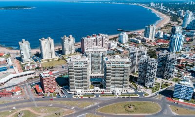 Torre Imperiale espectacular apartamento 4 dormitorios con vista al mar! Cochera doble!