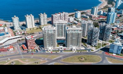 Torre Imperiale espectacular apartamento 4 dormitorios con vista al mar! Cochera doble!