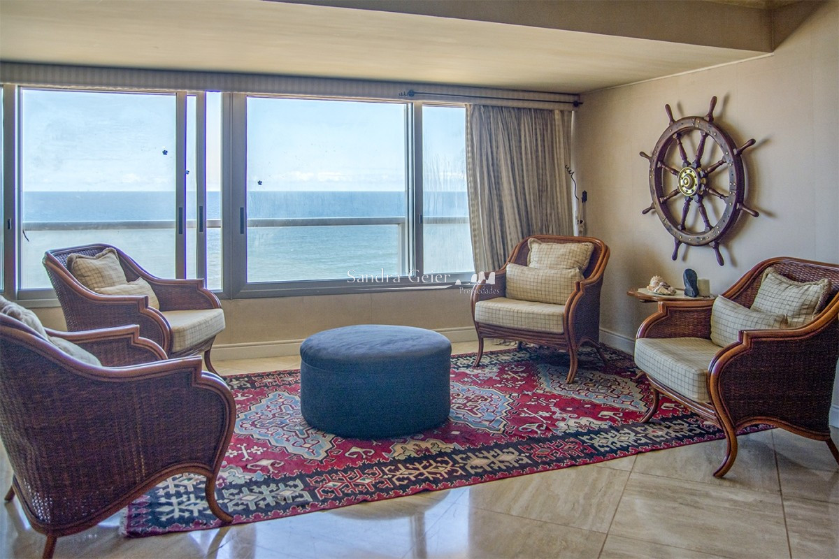 Apartamento ID.1948 - Brava Primera linea venta parada 5 frente al mar 3 garages