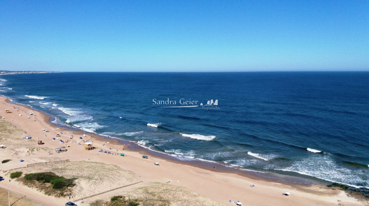 Apartamento ID.1948 - Brava Primera linea venta parada 5 frente al mar 3 garages