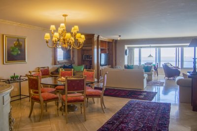 Apartamento ID.1948 - Brava Primera linea venta parada 5 frente al mar 3 garages