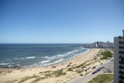 Apartamento ID.1948 - Brava Primera linea venta parada 5 frente al mar 3 garages
