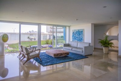Apartamento ID.1948 - Brava Primera linea venta parada 5 frente al mar 3 garages